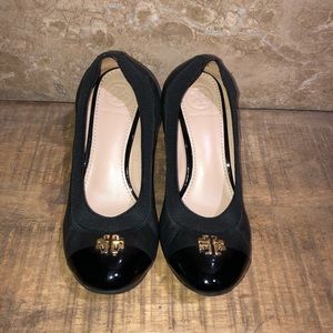 Tory Burch Jolie Leather Wedges W/ Gold Logo 5 1/2